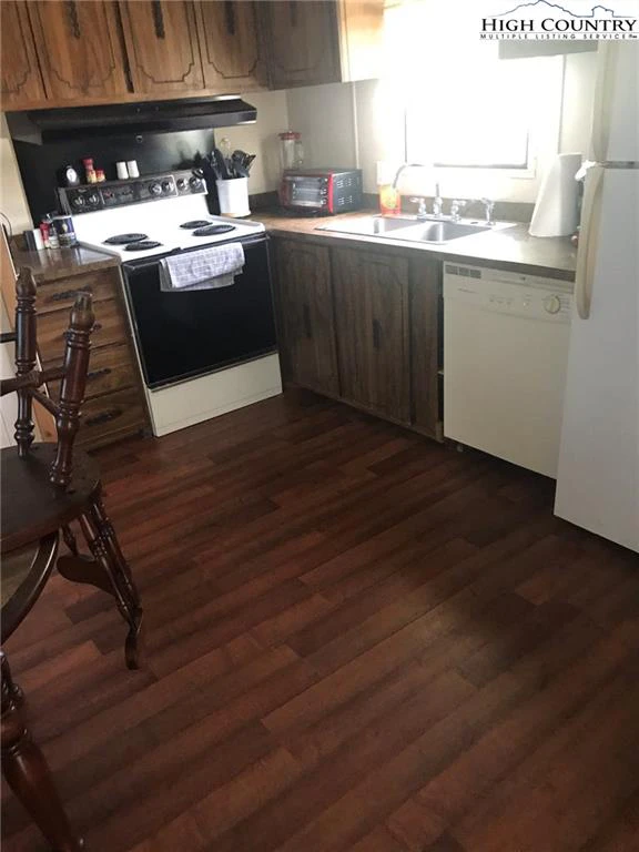 Image number 4 for the current listing