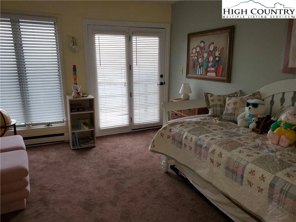 Image number 6 for the current listing