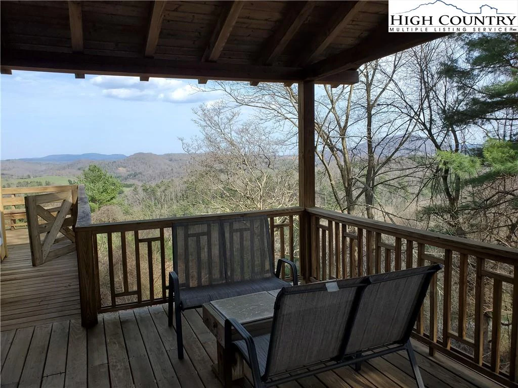 Image number 17 for the current listing