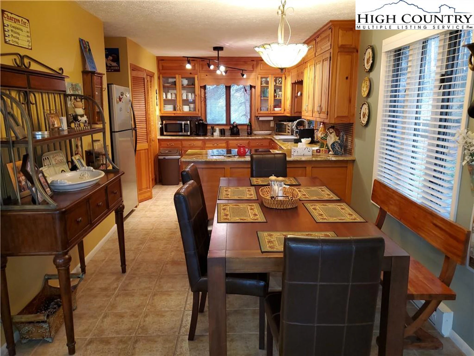 Image number 14 for the current listing
