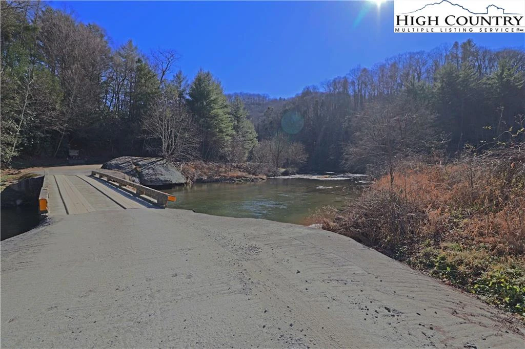 Image number 9 for the current listing