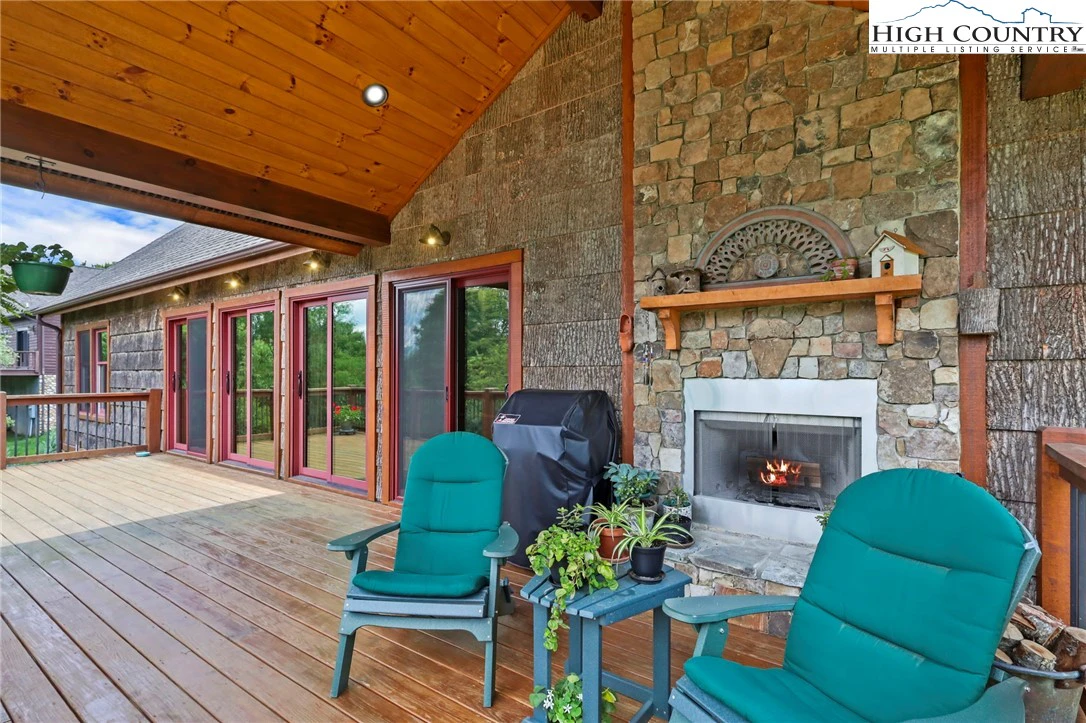 Image number 18 for the current listing
