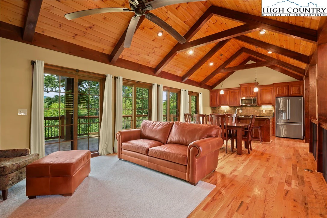 Image number 2 for the current listing