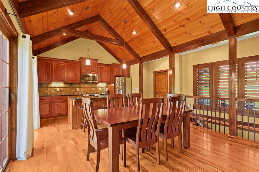 Image number 12 for the current listing