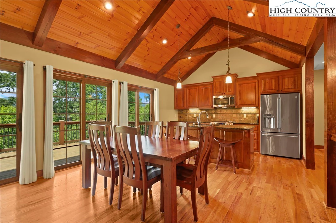 Image number 11 for the current listing