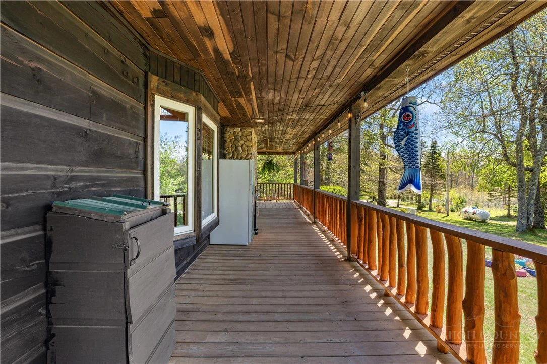 Image number 8 for the current listing
