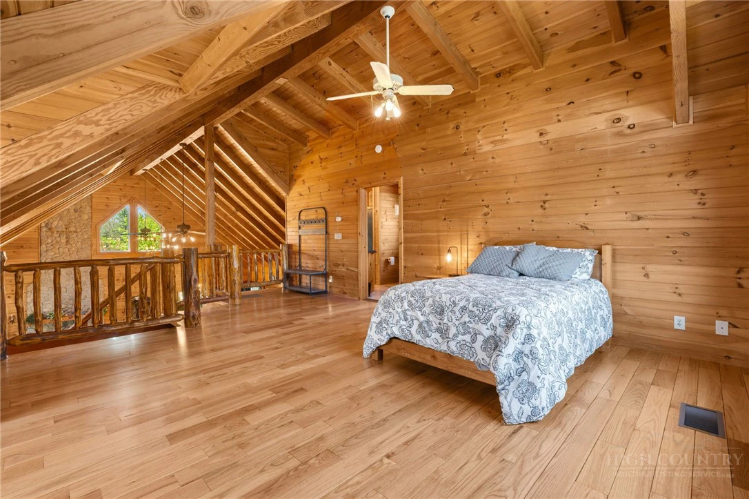 Image number 12 for the current listing
