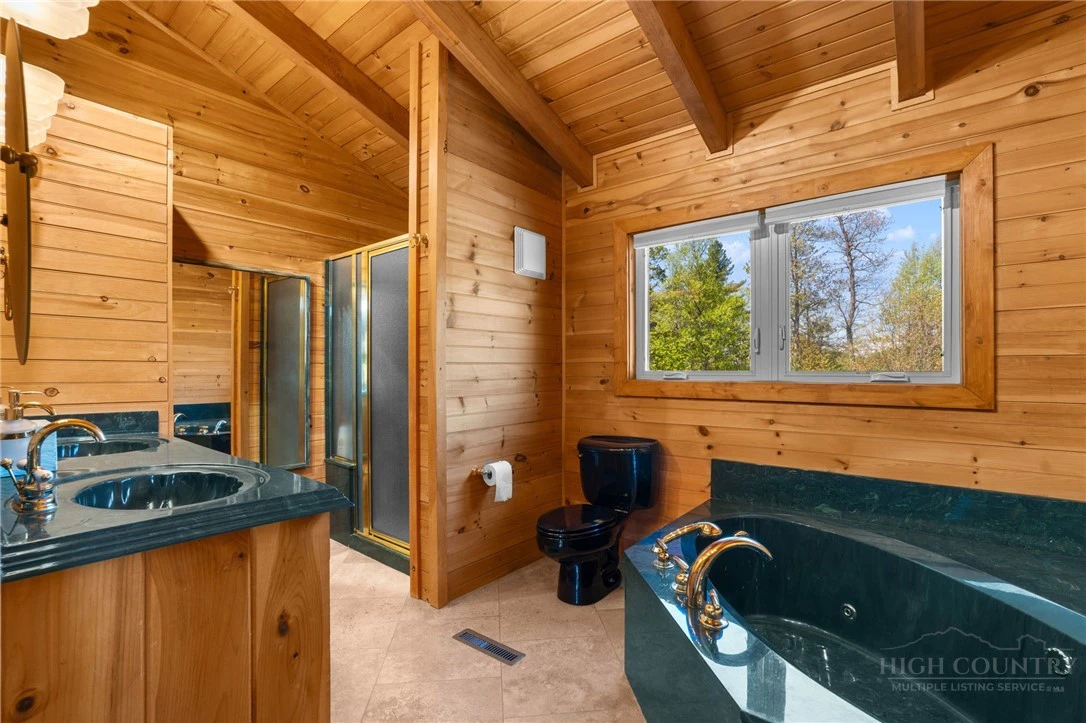 Image number 4 for the current listing