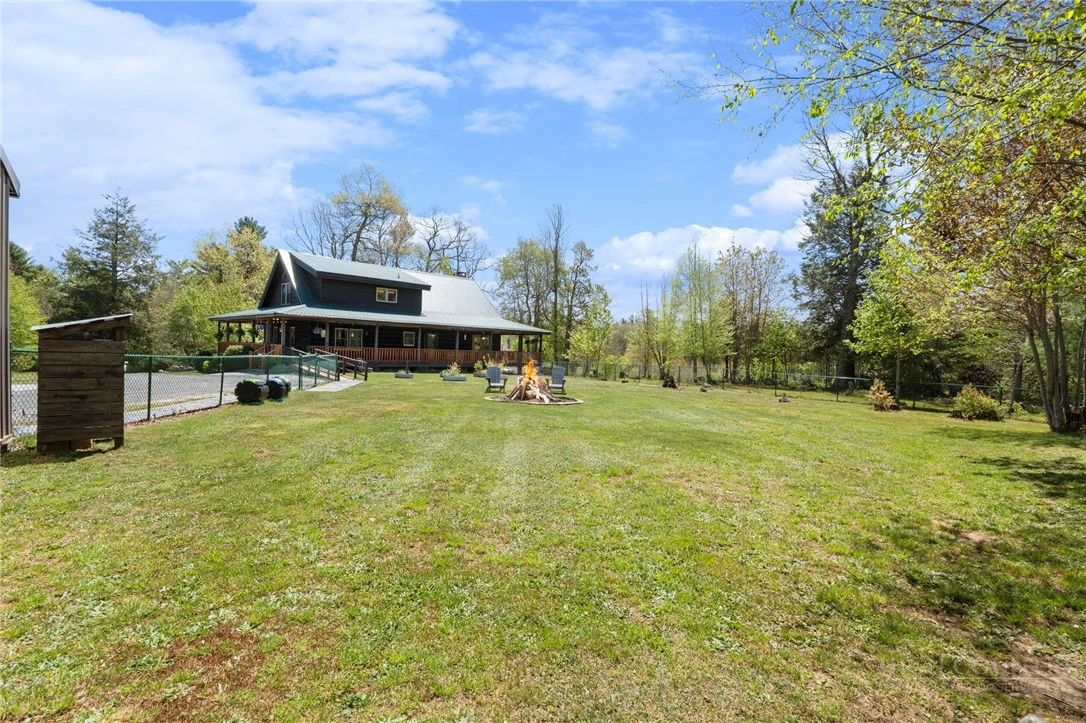 Image number 10 for the current listing