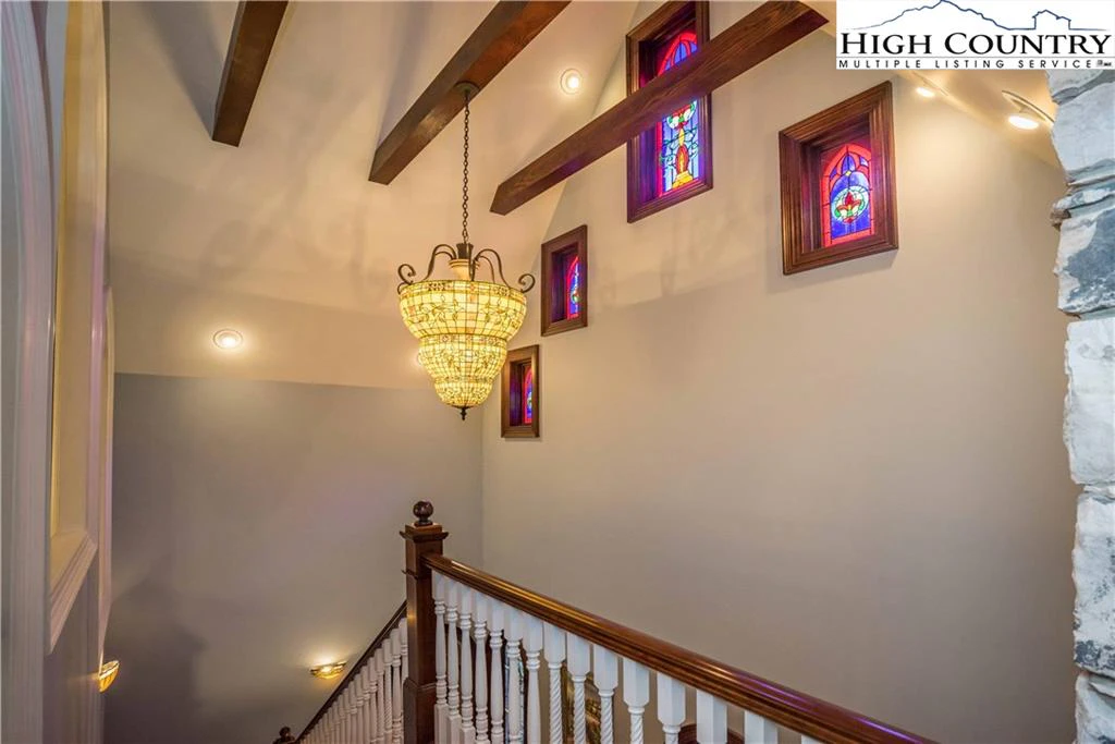 Image number 5 for the current listing