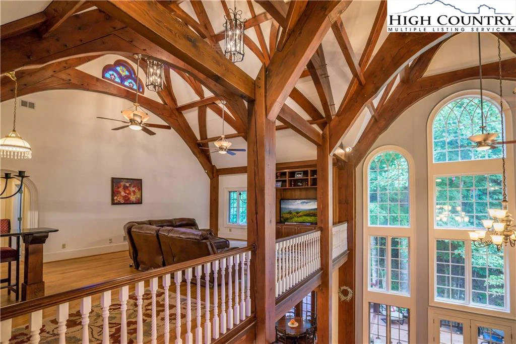 Image number 7 for the current listing