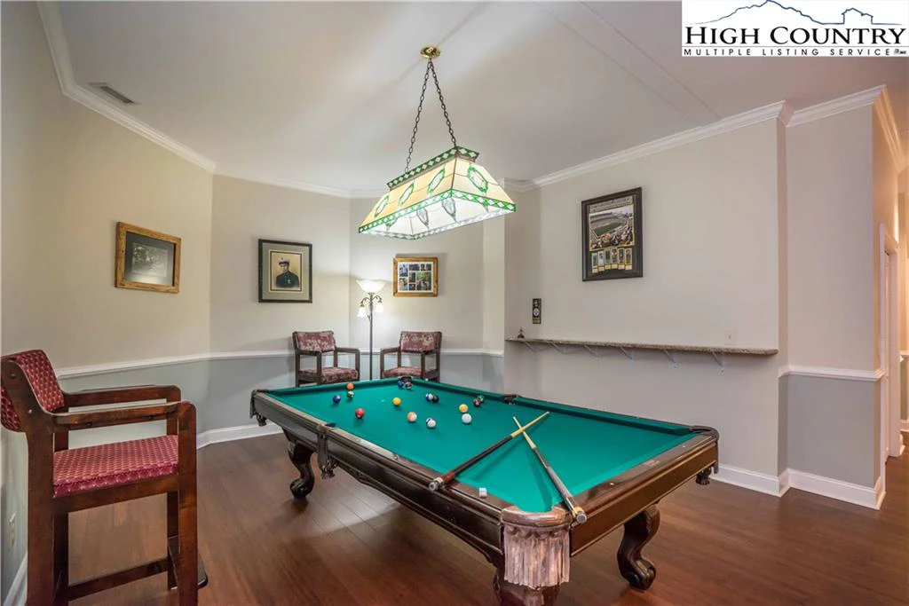 Image number 2 for the current listing