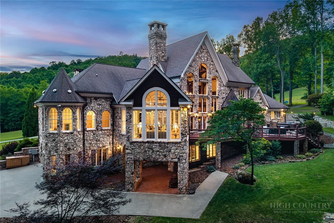 Image number 3 for the current listing