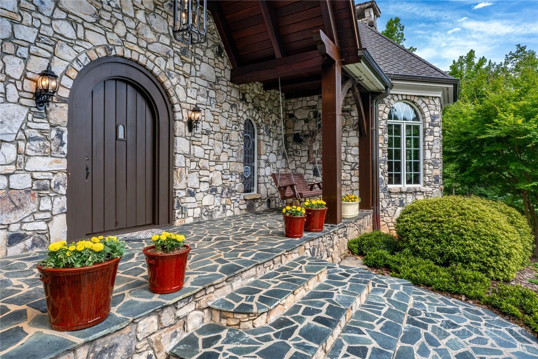 Image number 8 for the current listing