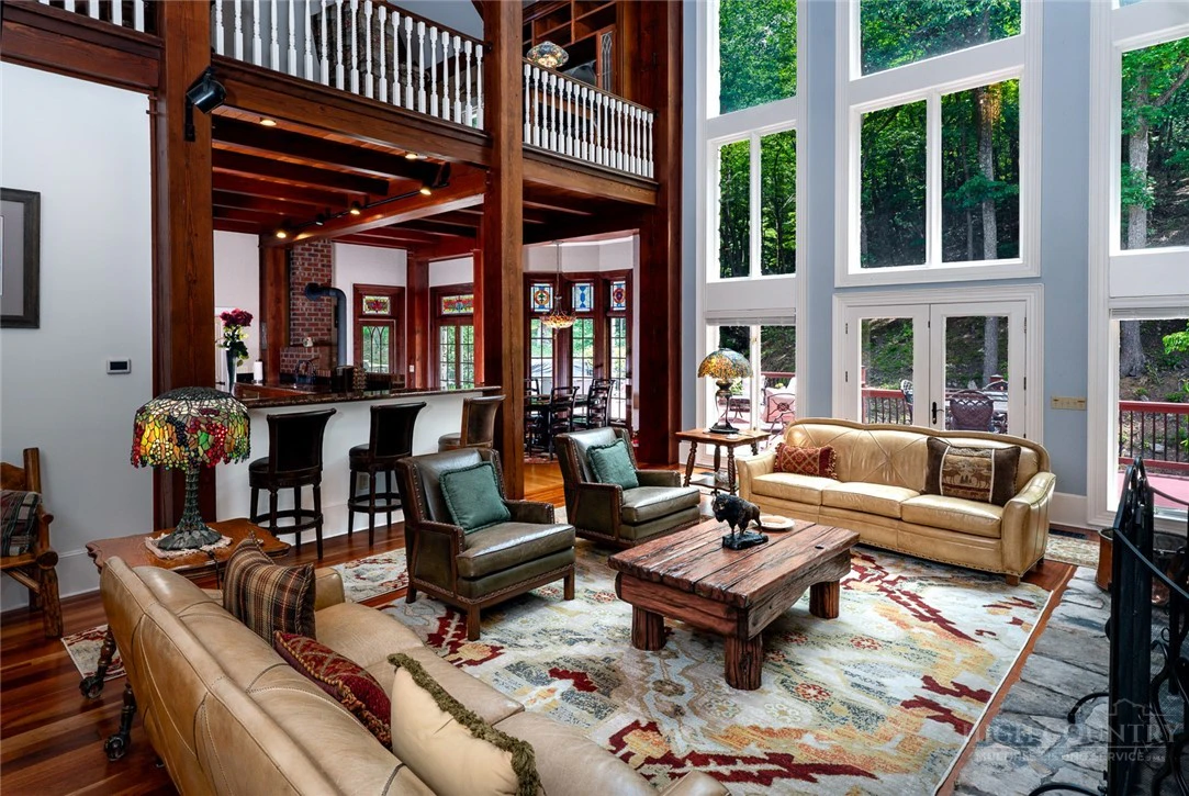 Image number 11 for the current listing