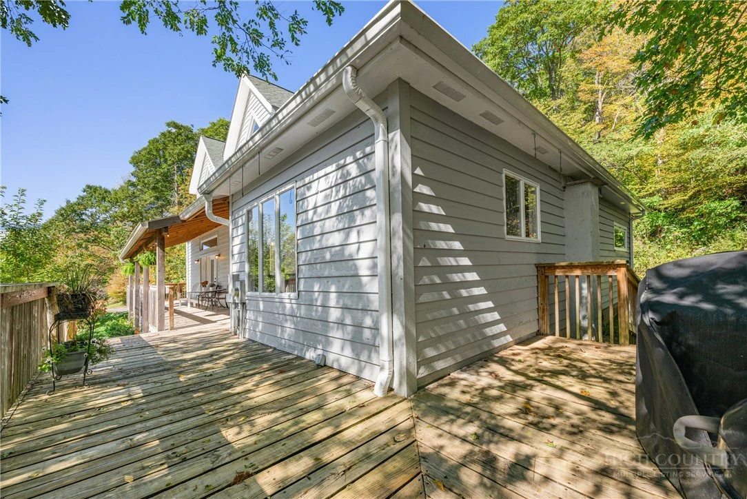Image number 3 for the current listing