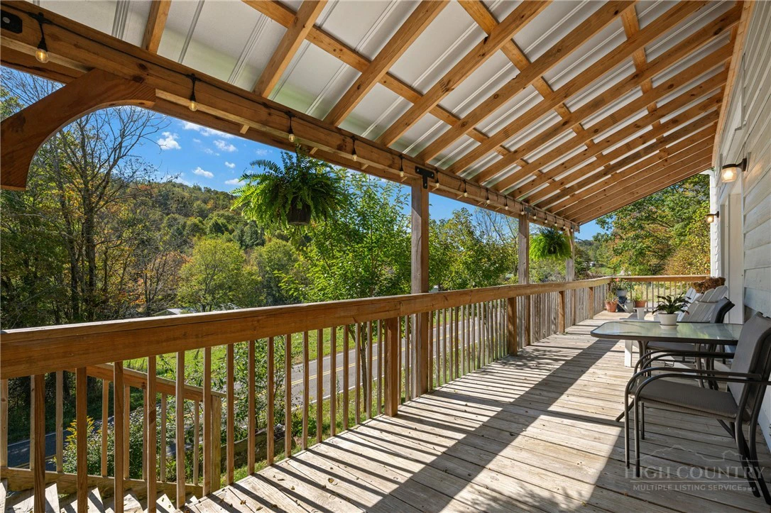 Image number 4 for the current listing