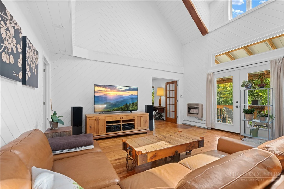Image number 5 for the current listing