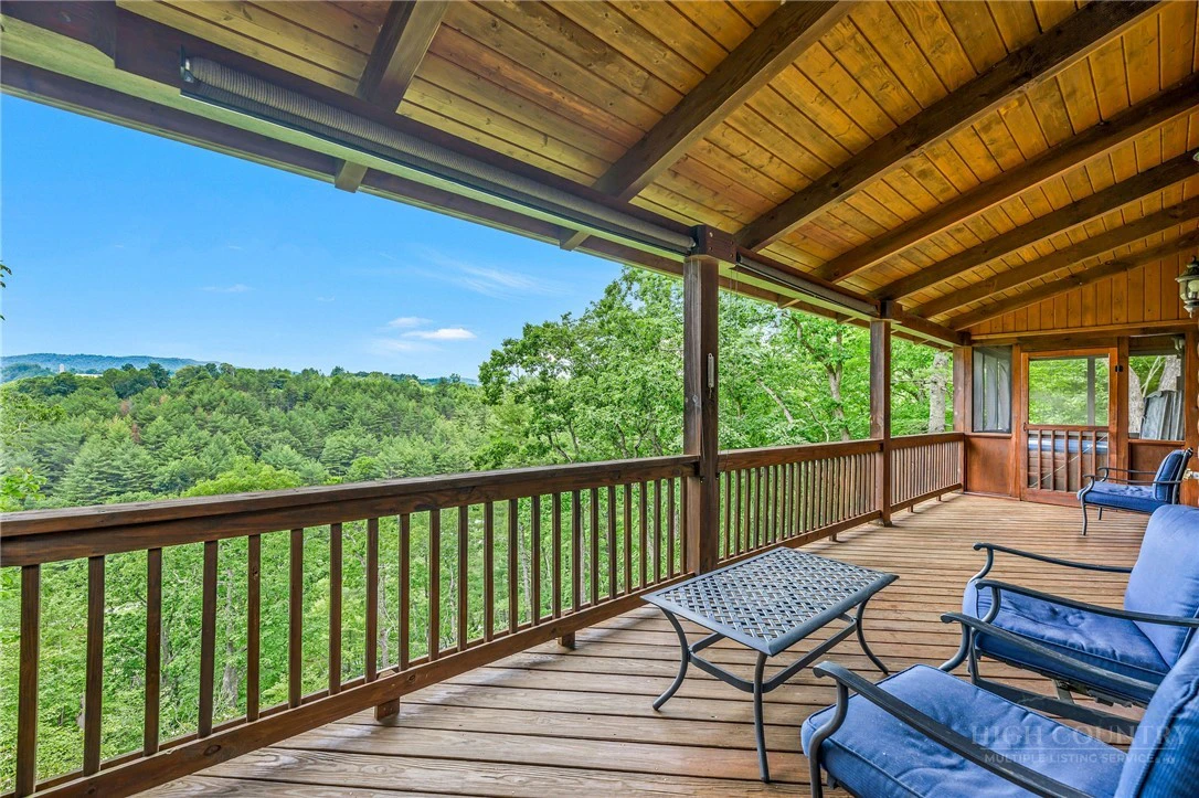 Image number 14 for the current listing
