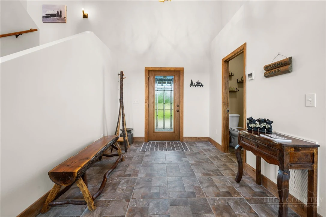 Image number 9 for the current listing