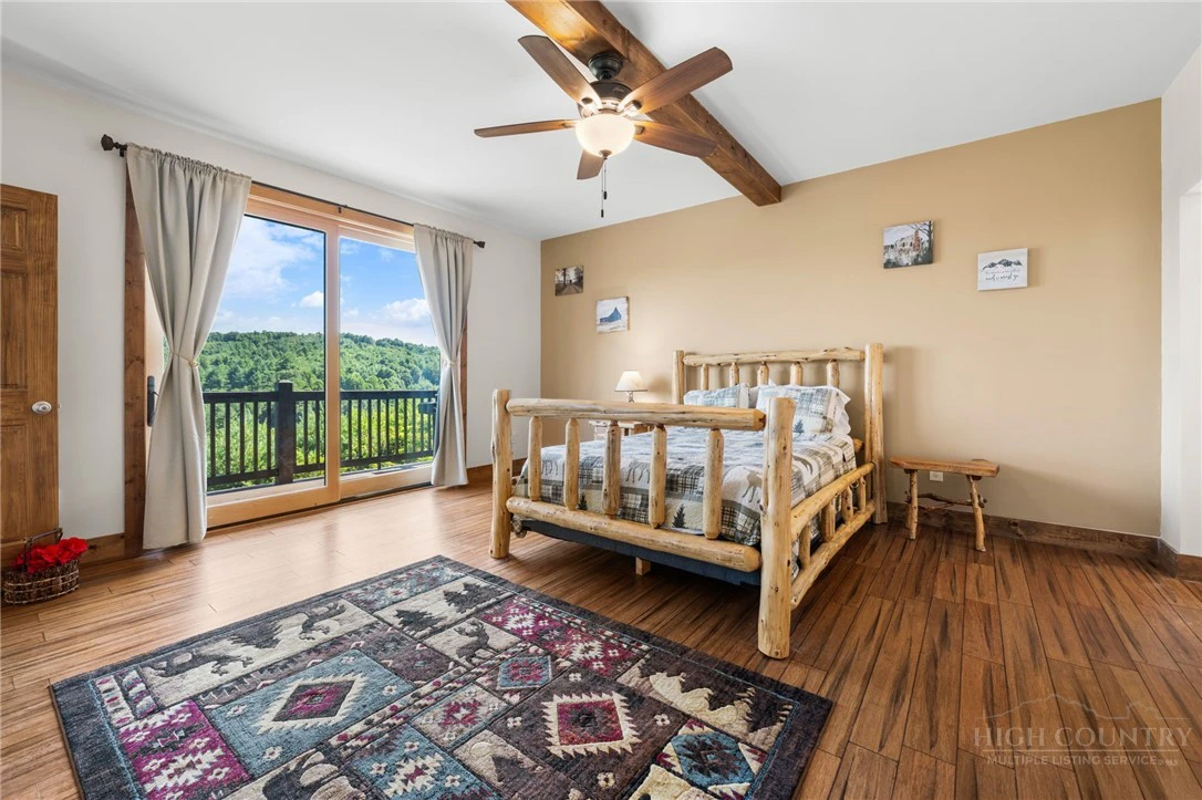 Image number 18 for the current listing