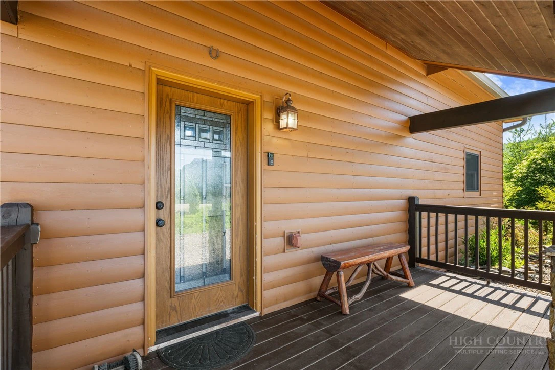 Image number 8 for the current listing