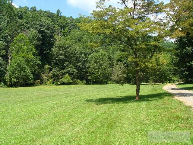 Image number 17 for the current listing