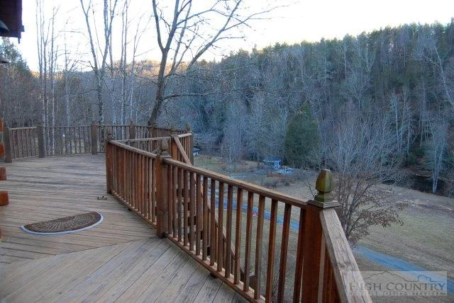 Image number 9 for the current listing