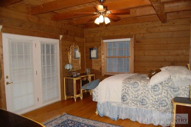 Image number 5 for the current listing