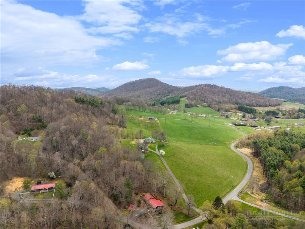 Image number 16 for the current listing