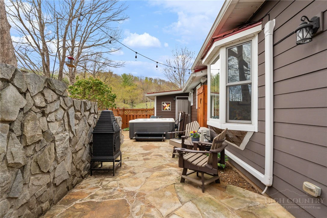 Image number 12 for the current listing