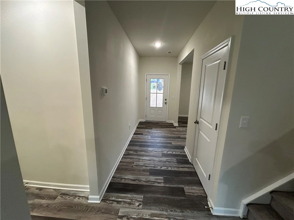 Image number 7 for the current listing