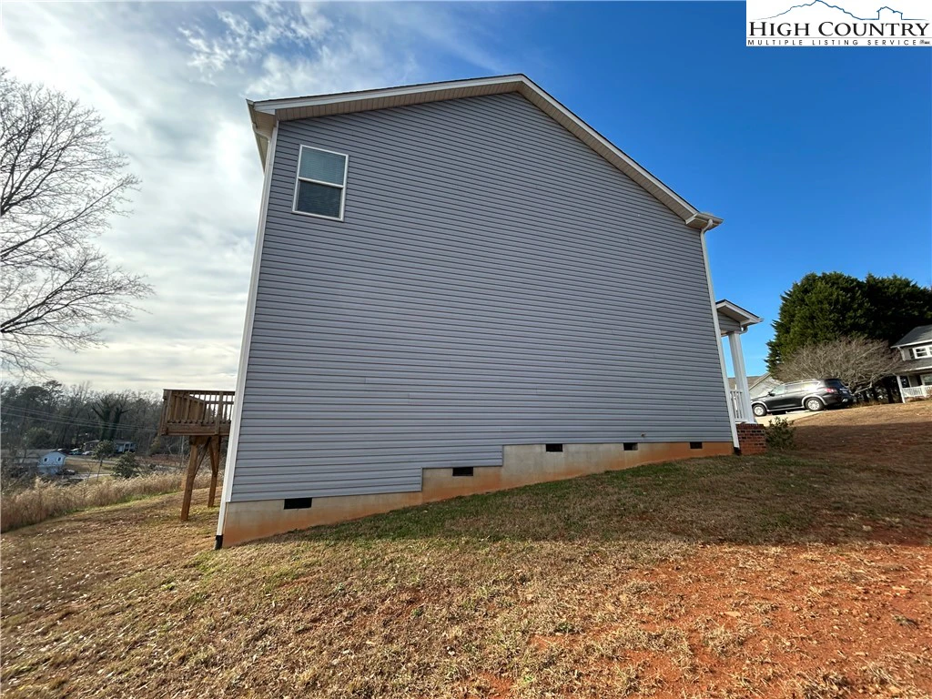 Image number 3 for the current listing