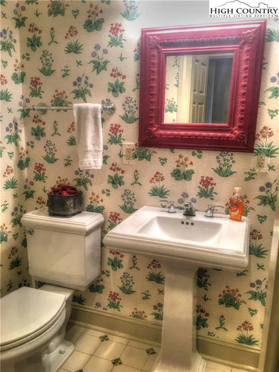 Image number 18 for the current listing