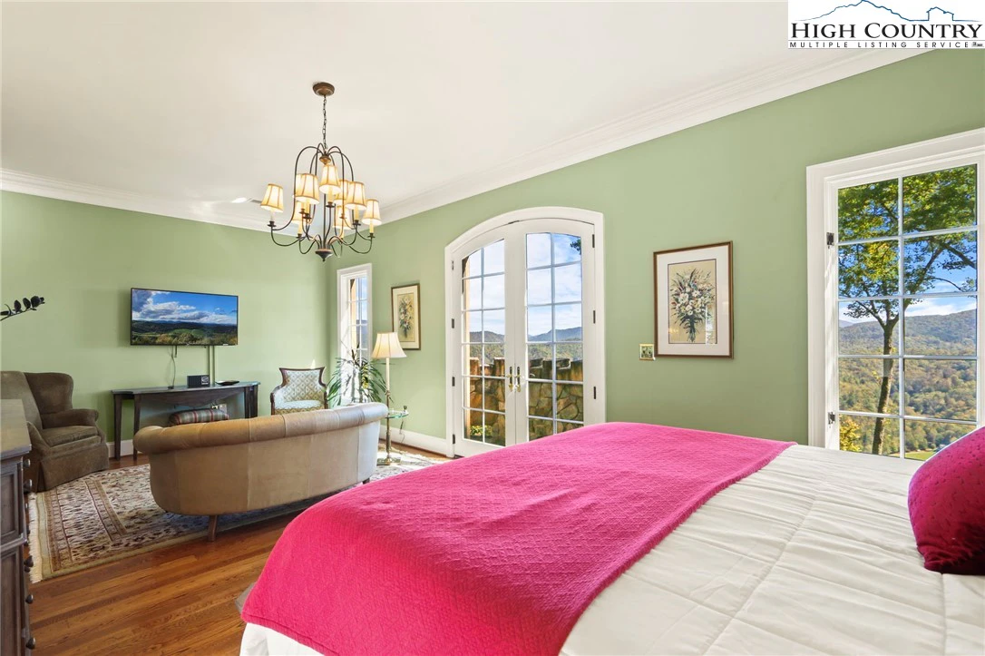 Image number 2 for the current listing