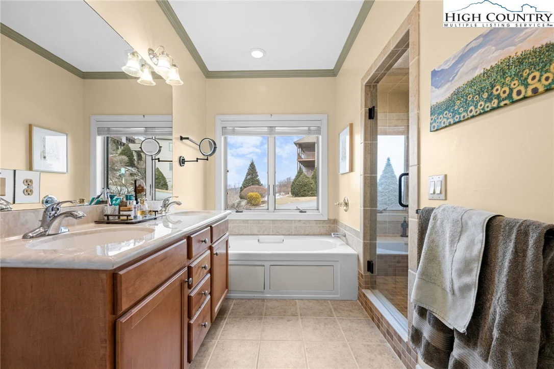 Image number 6 for the current listing