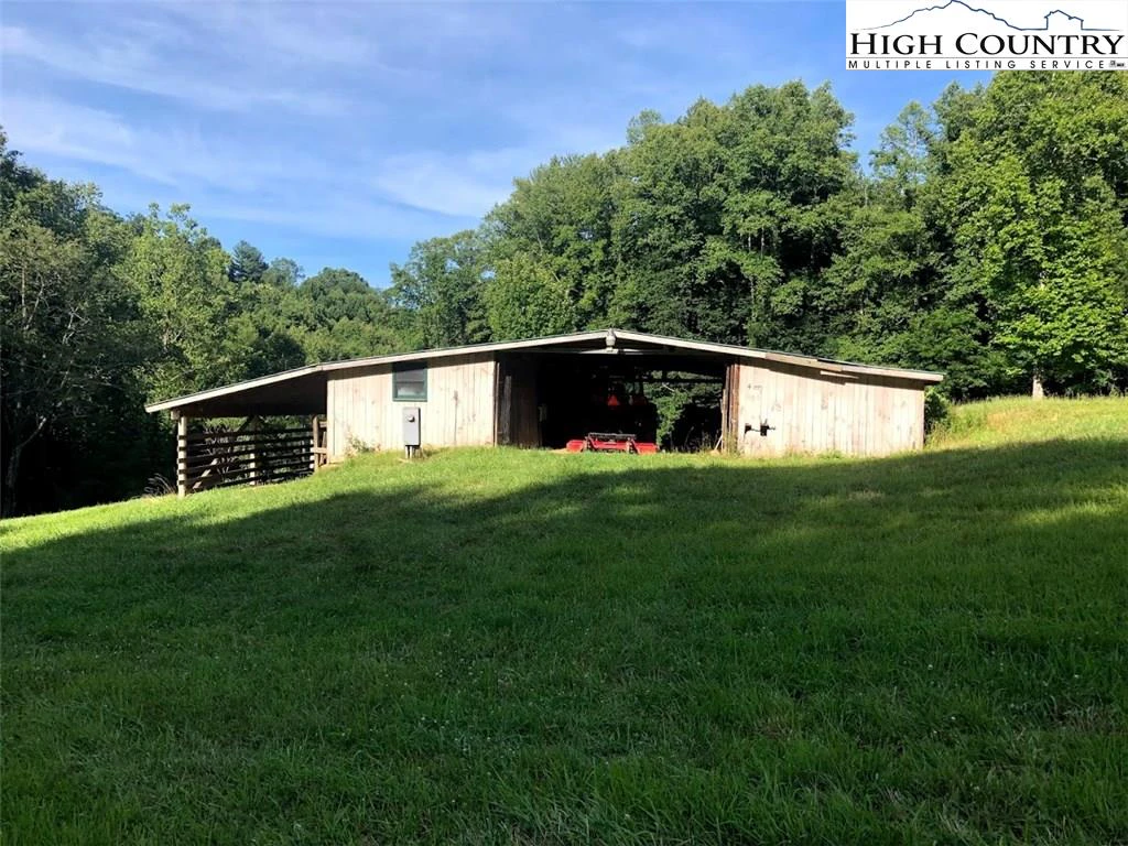 Image number 16 for the current listing