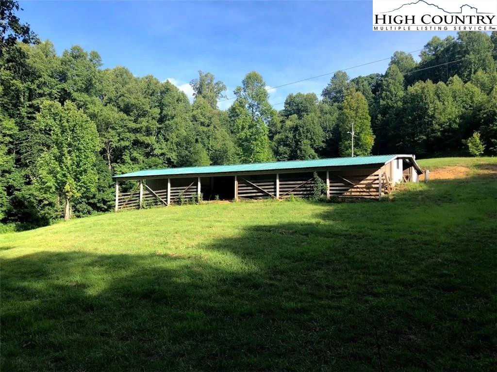 Image number 19 for the current listing