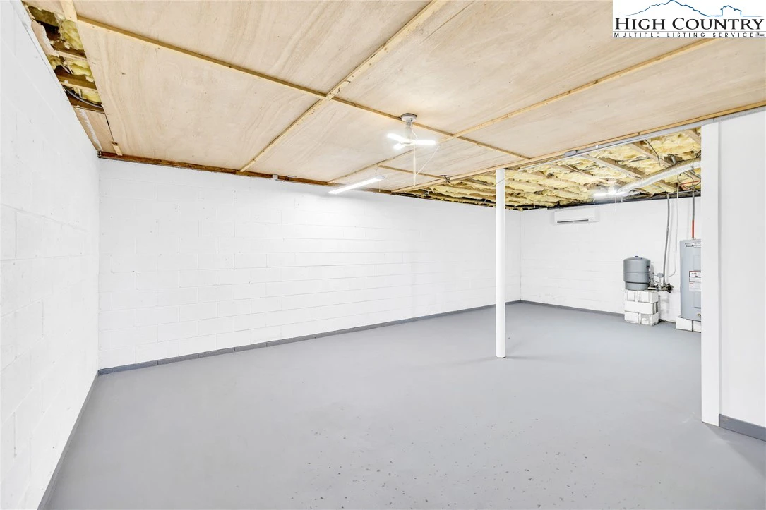 Image number 12 for the current listing