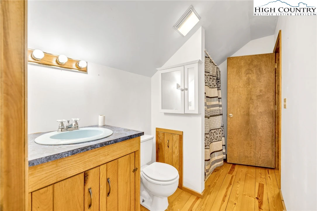 Image number 8 for the current listing