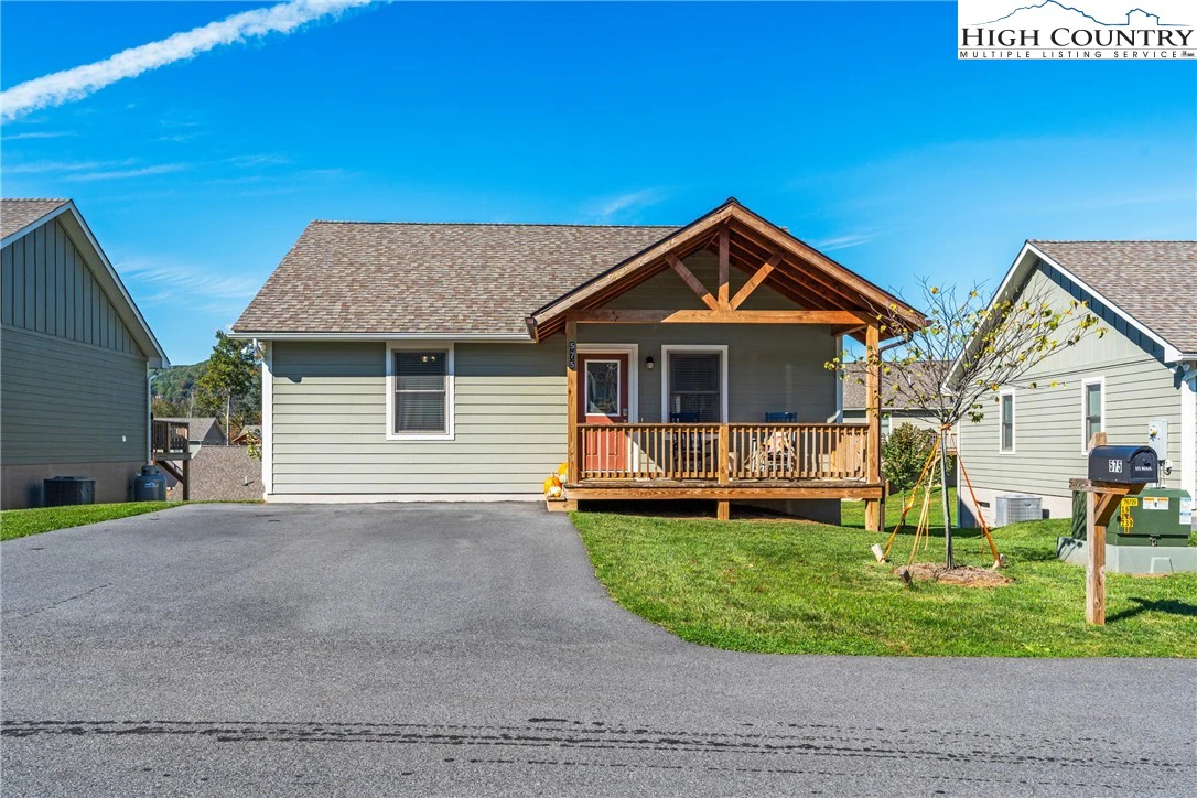 Image number 1 for the current listing