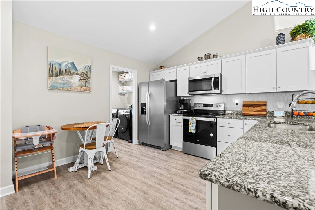 Image number 2 for the current listing