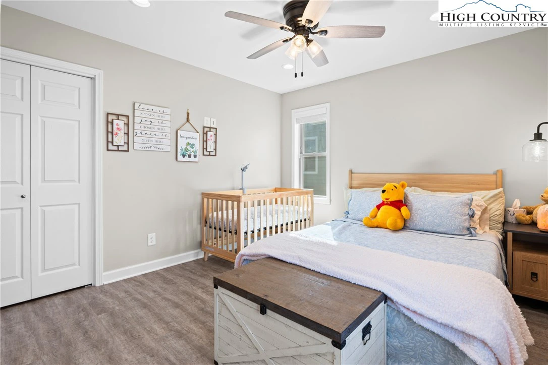 Image number 7 for the current listing