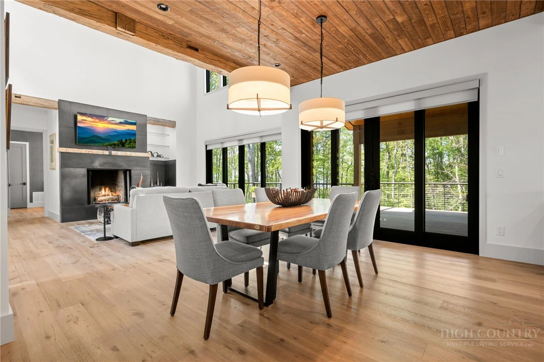 Image number 7 for the current listing