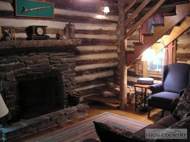 Image number 3 for the current listing