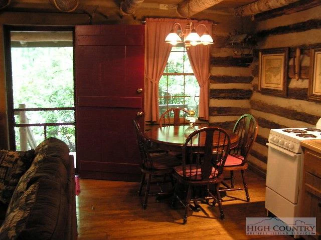 Image number 5 for the current listing
