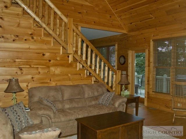 Image number 7 for the current listing