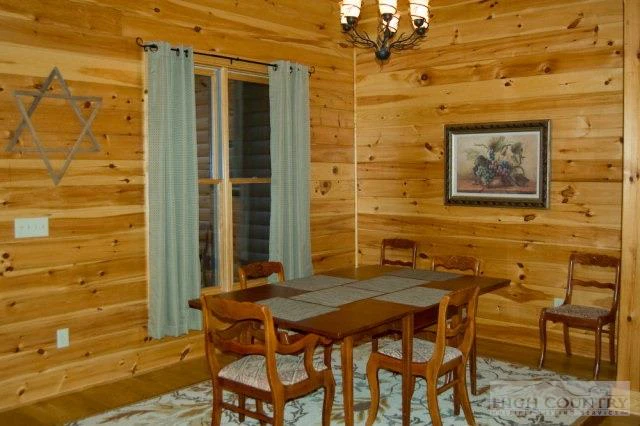 Image number 3 for the current listing