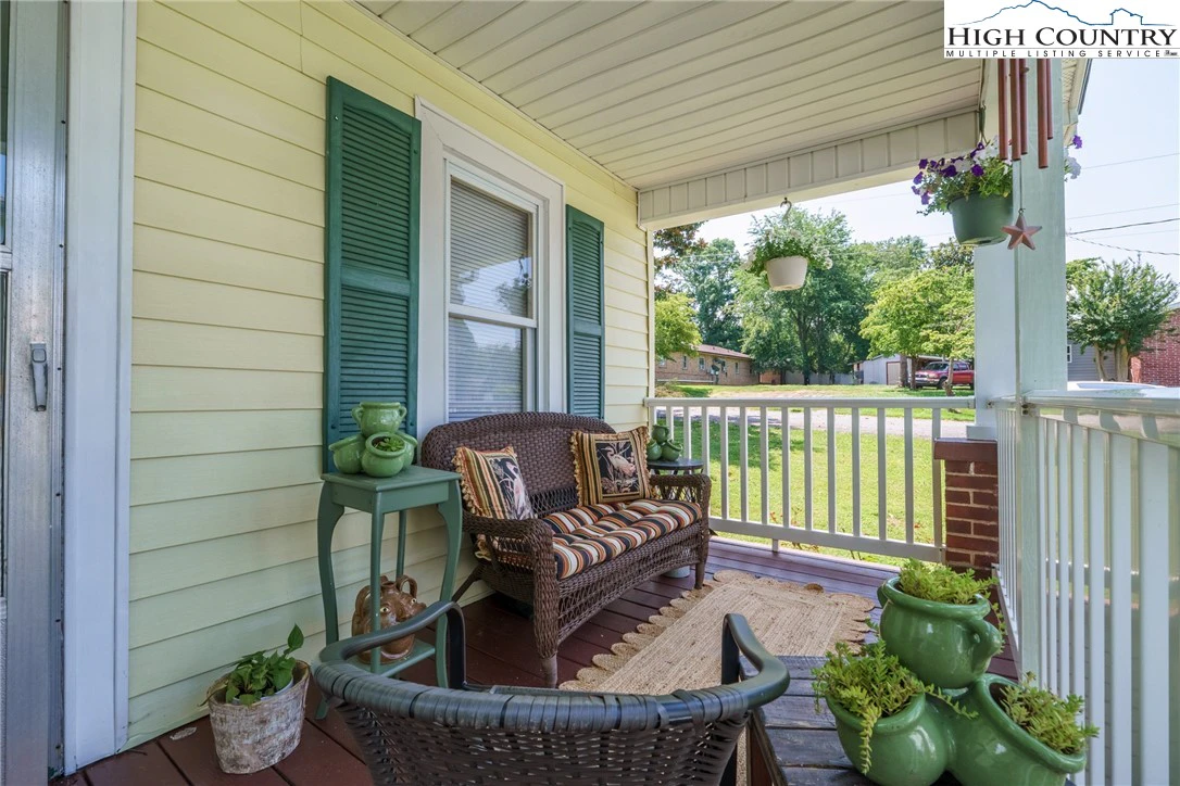 Image number 5 for the current listing