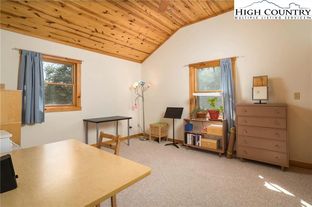Image number 11 for the current listing